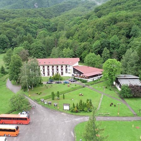 Hotel Mladost Tjentiste Ngoại thất bức ảnh