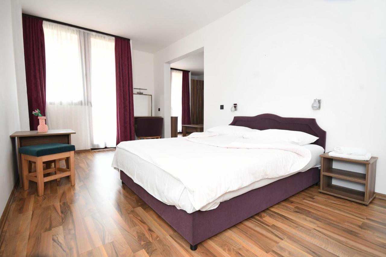 Hotel Mladost Tjentiste Ngoại thất bức ảnh