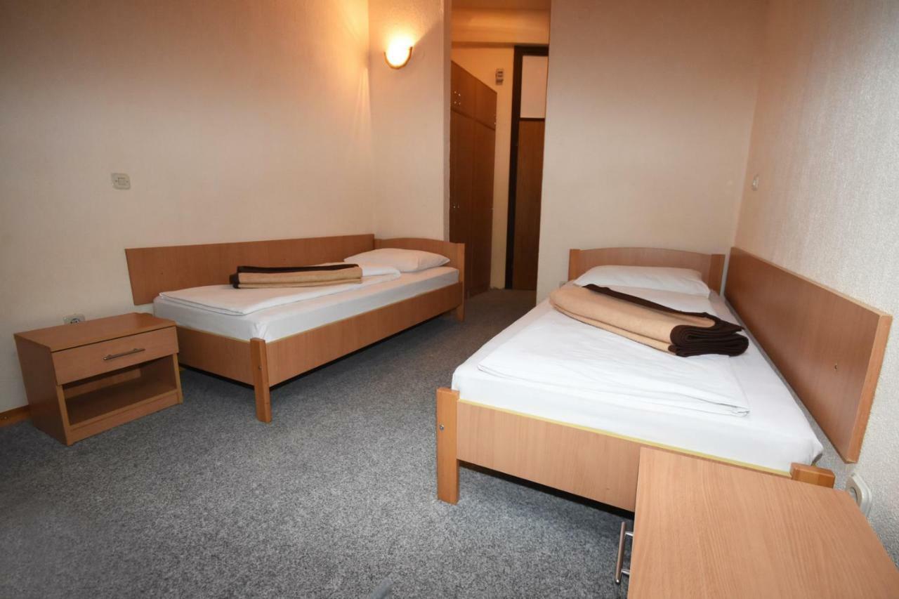 Hotel Mladost Tjentiste Ngoại thất bức ảnh