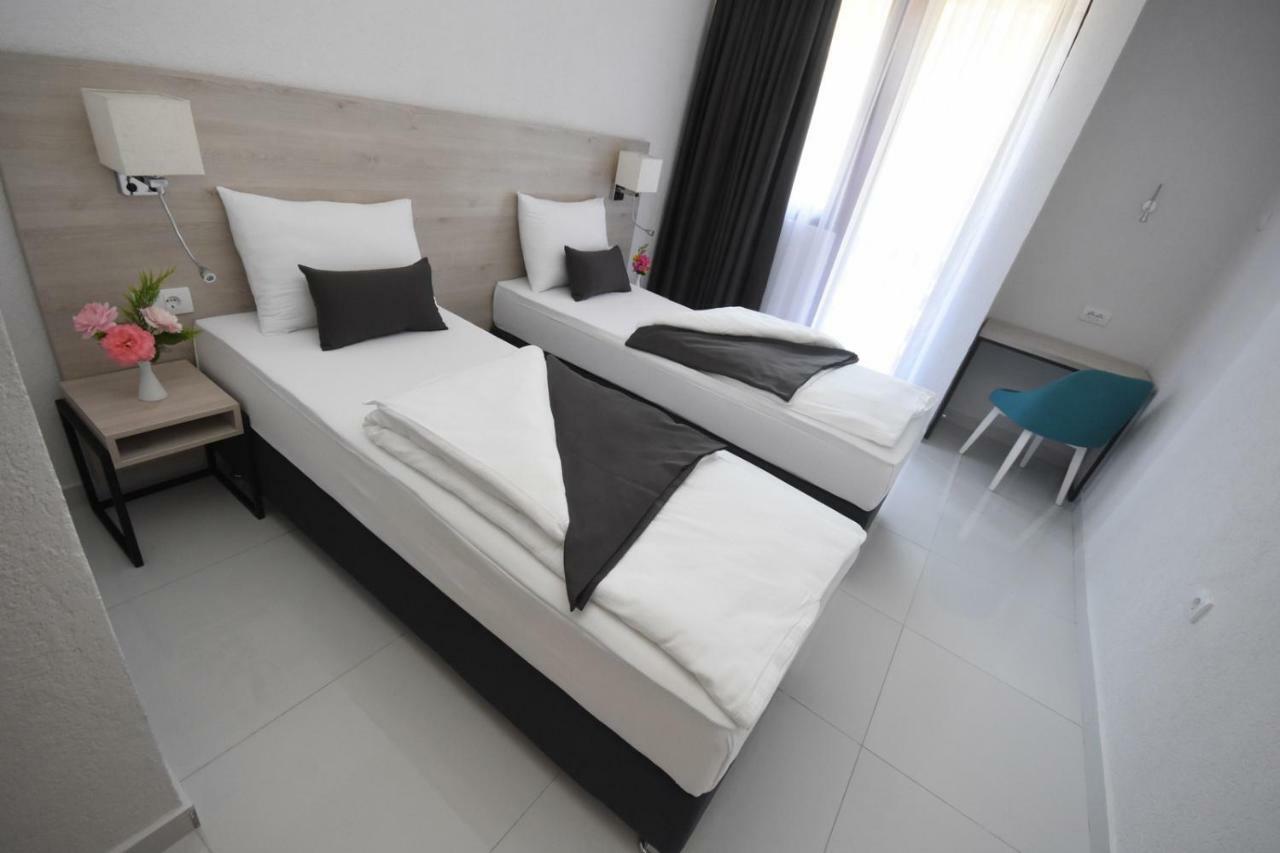 Hotel Mladost Tjentiste Ngoại thất bức ảnh